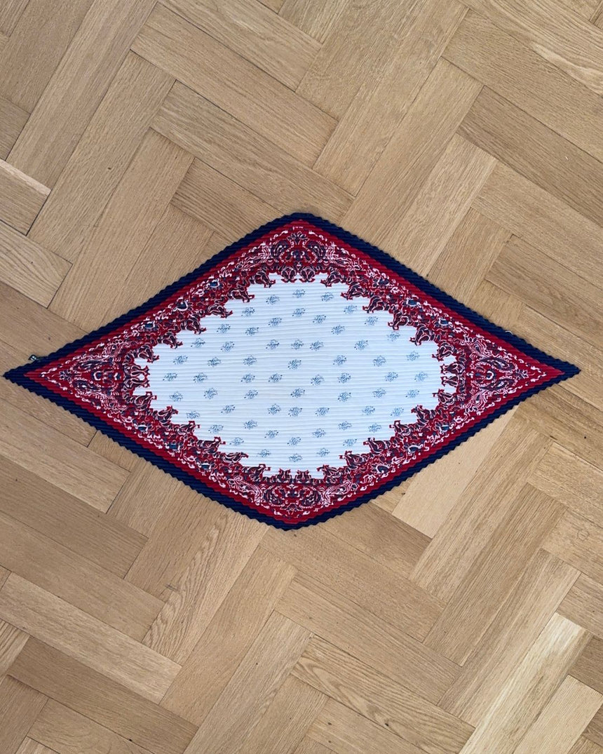 Tørklæde med mønster - Rød/hvid/navy