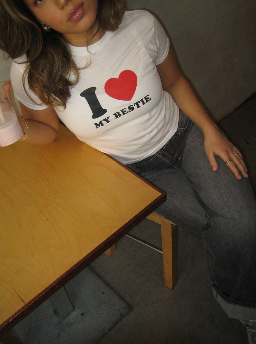 "I love my bestie" baby tee - hvid