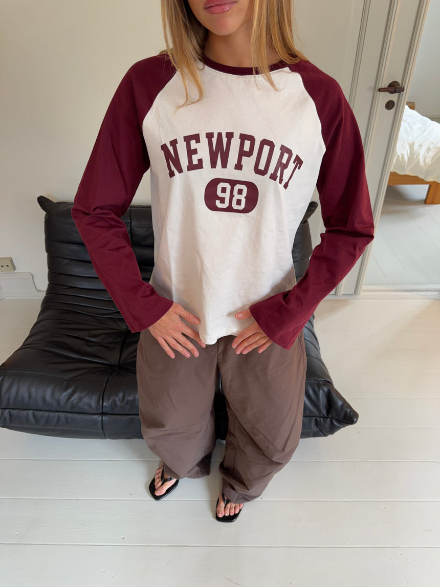"Newport" bluse - Hvid/bordeaux