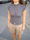 Leonie t-shirt med knapper - Grå