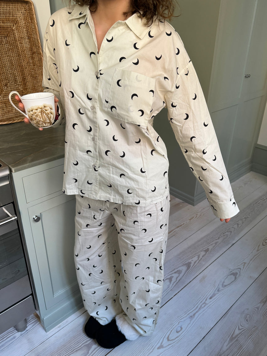 Kyla pyjamasskjorte med halvmåner - Beige