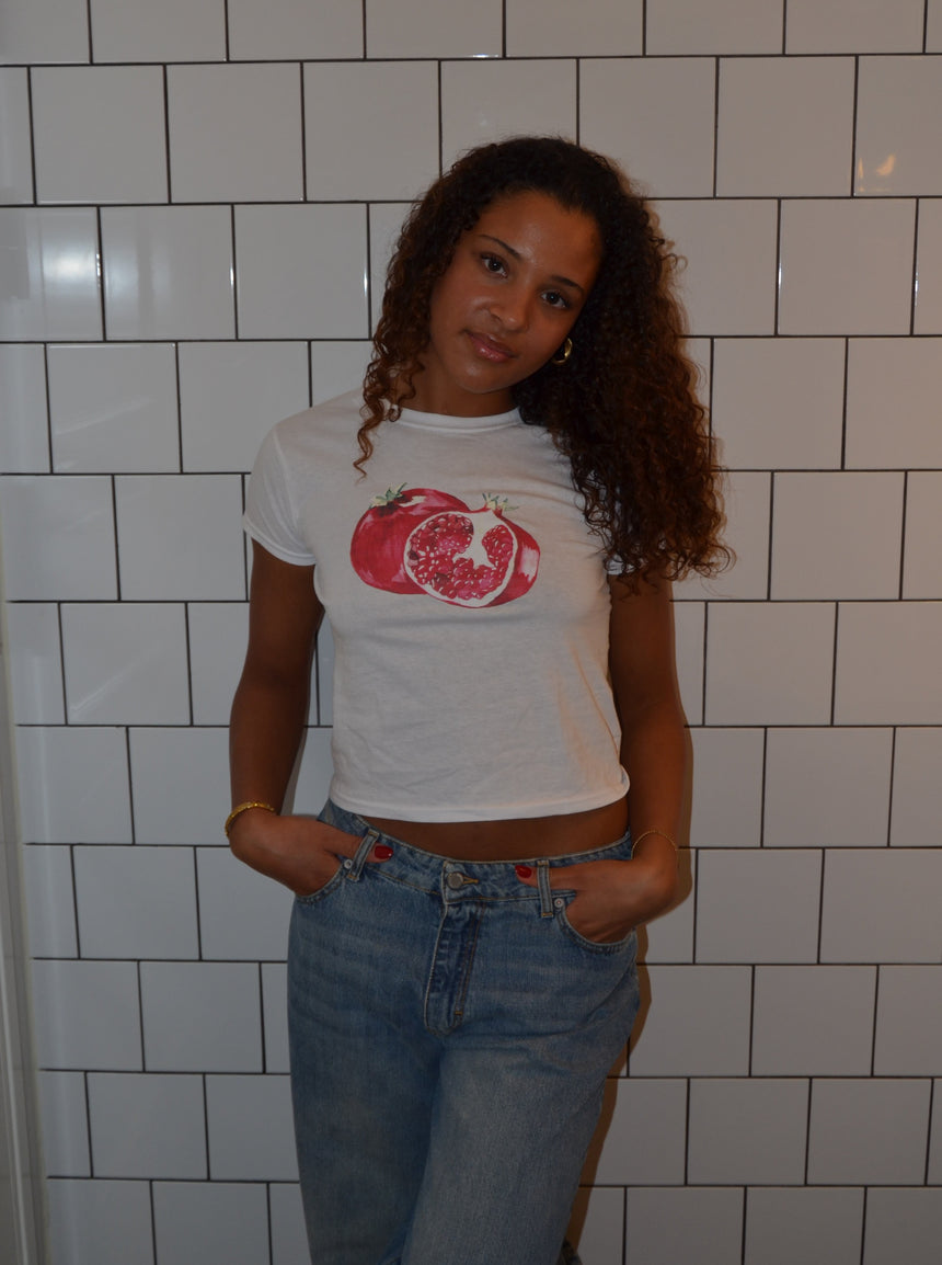 "Granatæble" baby tee - Hvid