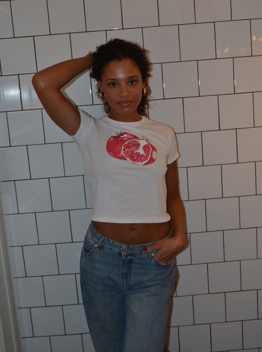 "Granatæble" baby tee - Hvid