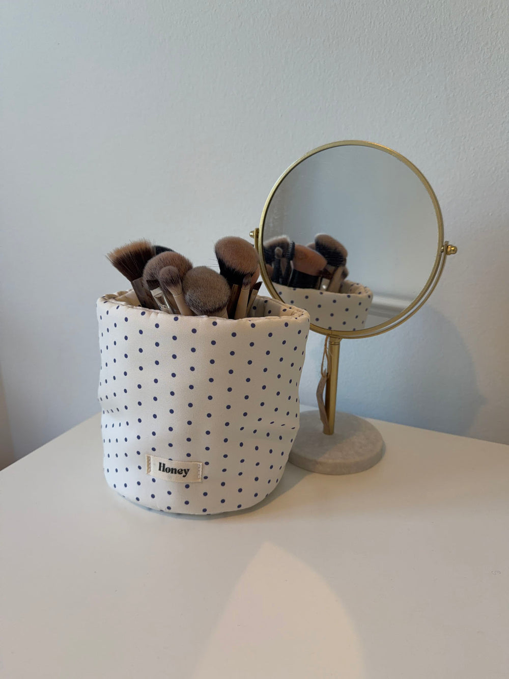 Honey lille opbevaring med prikker - Hvid/blå