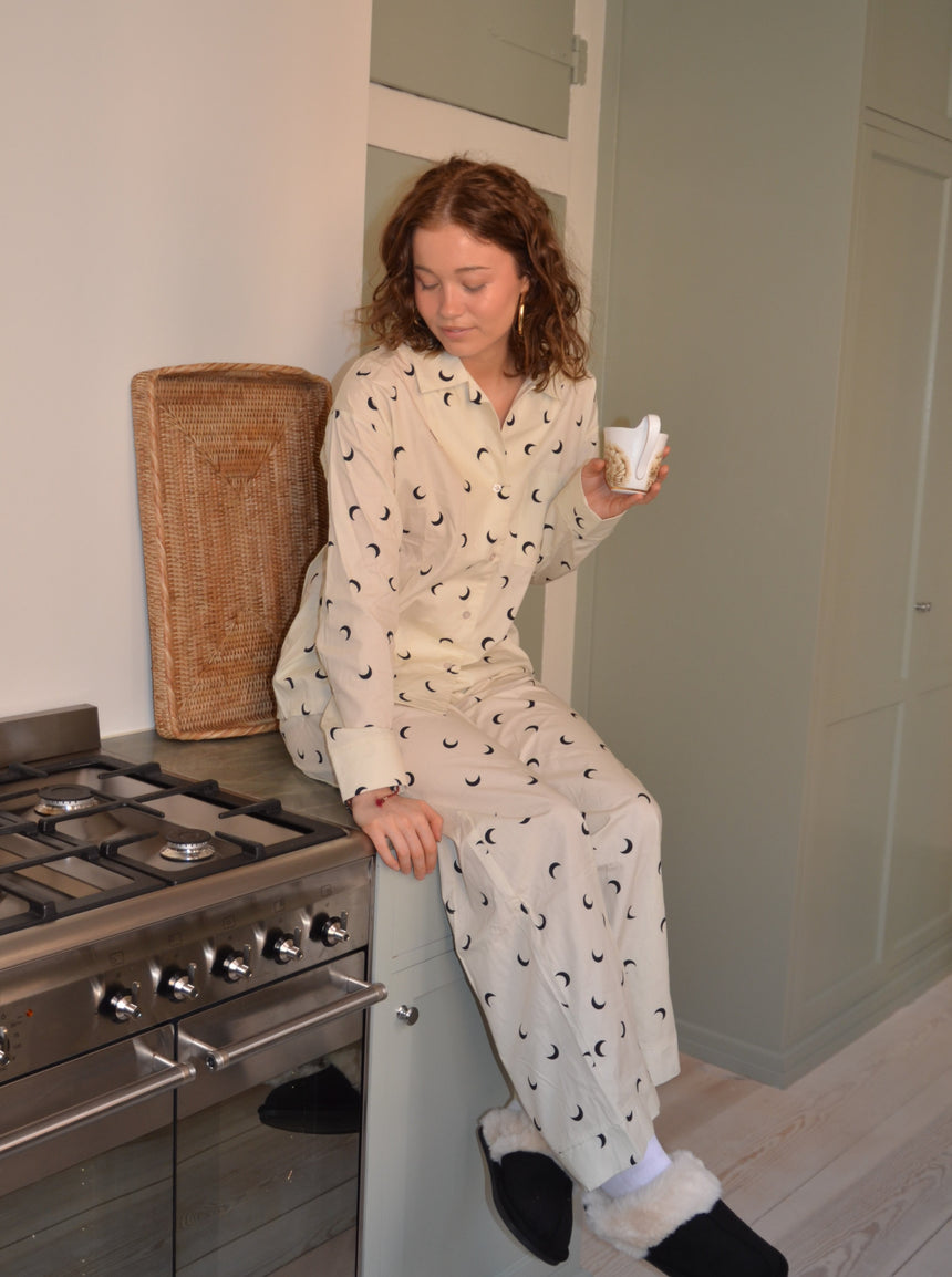 Kyla pyjamasskjorte med halvmåner - Beige
