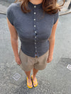 Leonie t-shirt med knapper - Grå