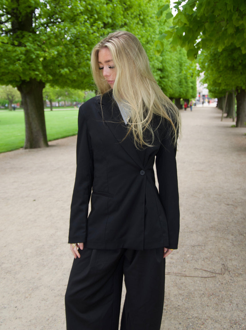 Hulda figursyet blazer - Sort