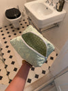 Honey stor toilettaske - Mint grøn i broderi