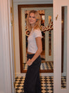 "Pink lilje" baby tee - Hvid