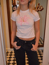 "Pink lilje" baby tee - Hvid