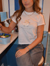 "I think you´re in love with me" baby tee - Hvid