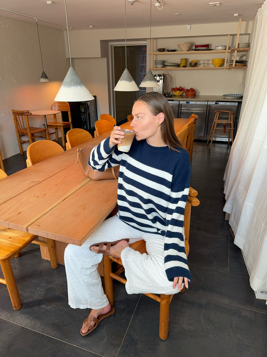 Mathilde Ravn stribet striktrøje - navy/hvid