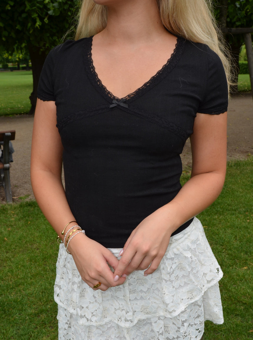Kajsa pointelle t-shirt med sløjfe - Sort