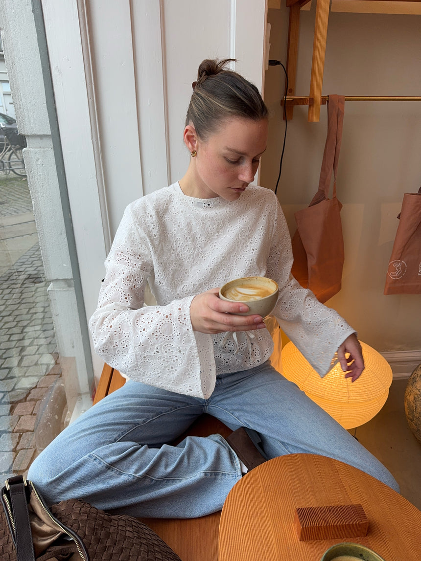Mathilde Ravn broderet bluse - Hvid