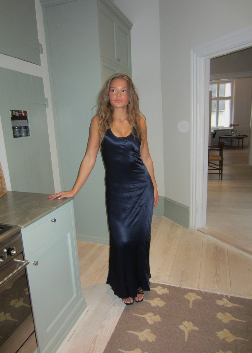 Jeanne satin kjole - Navy