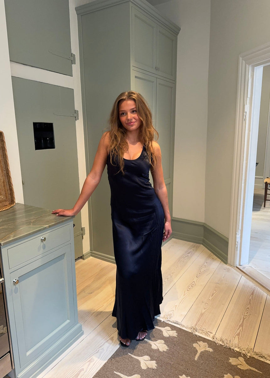 Jeanne satin kjole - Navy