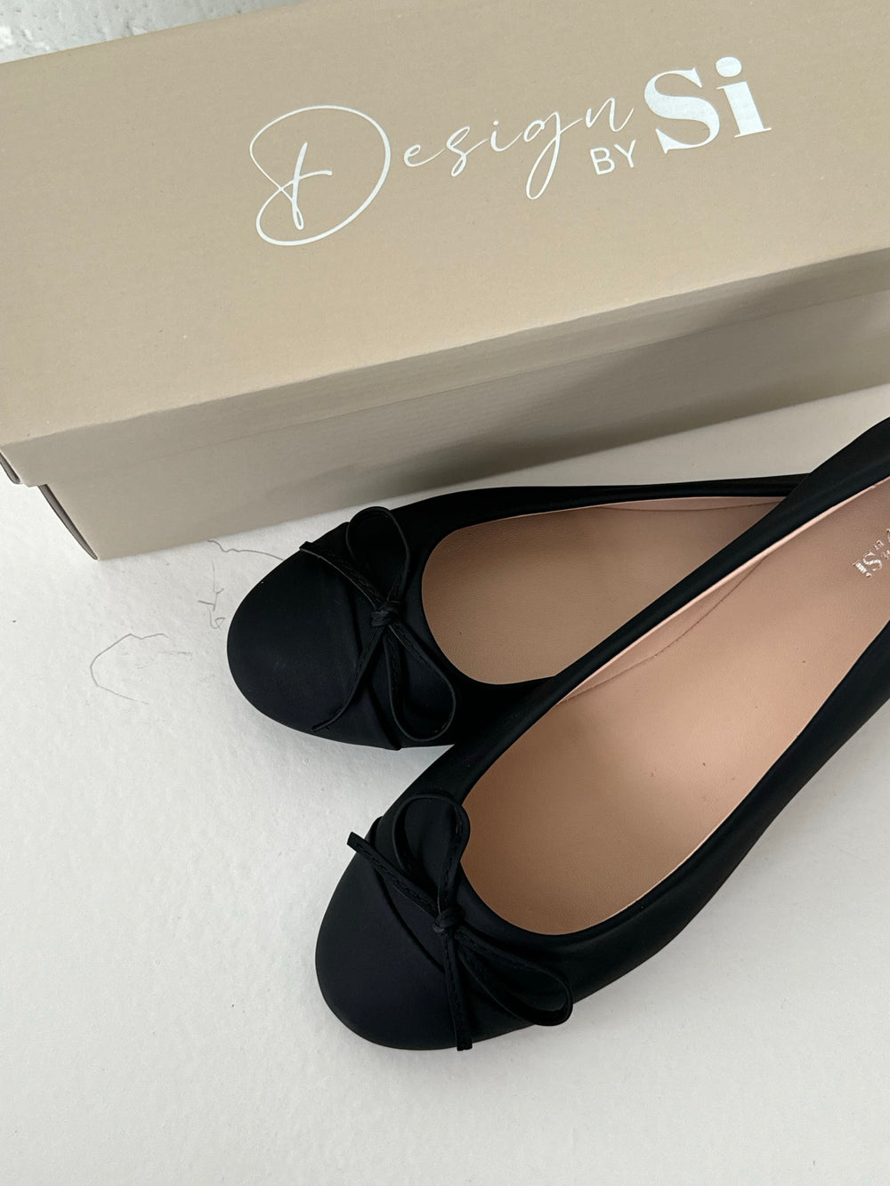 Segovia ballerina sko med sløjfe - Sort