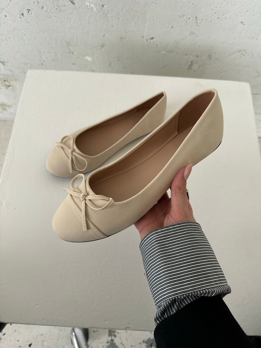 Segovia ballerina sko med sløjfe - Off white