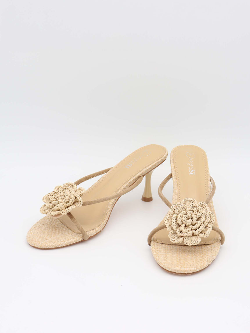 Jenna stiletter med flettet blomsterdetalje - Off white