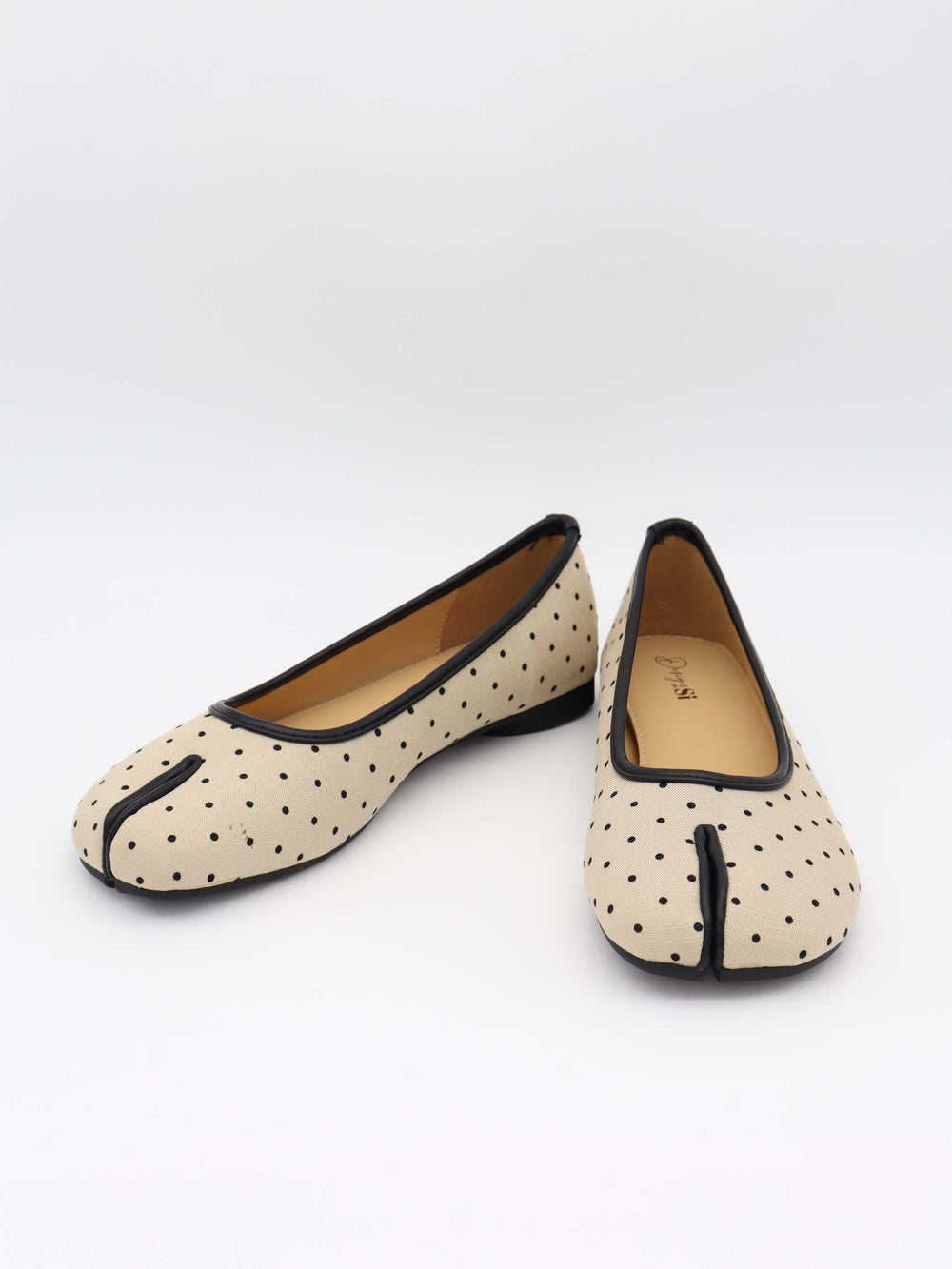 Elivia split toe ballerina med polkaprikker - Hvid/sort