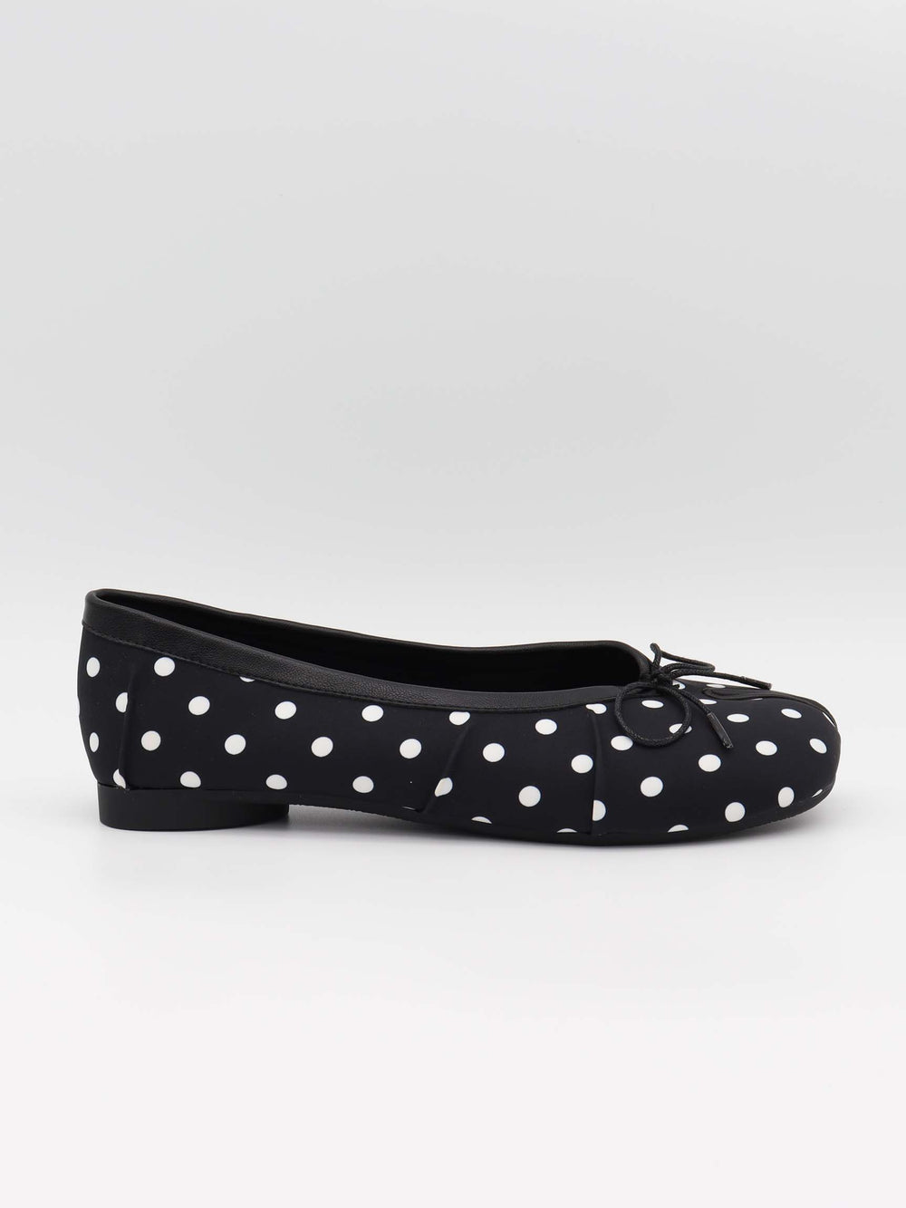 Tovea split toe ballerina med polkaprikker - Sort/Hvid