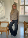 Alyssa striktrøje med turtleneck - Beige