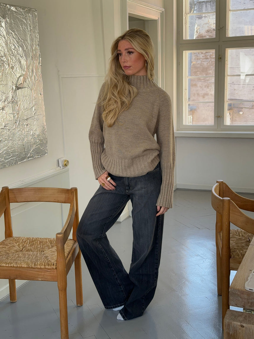 Alyssa striktrøje med turtleneck - Beige