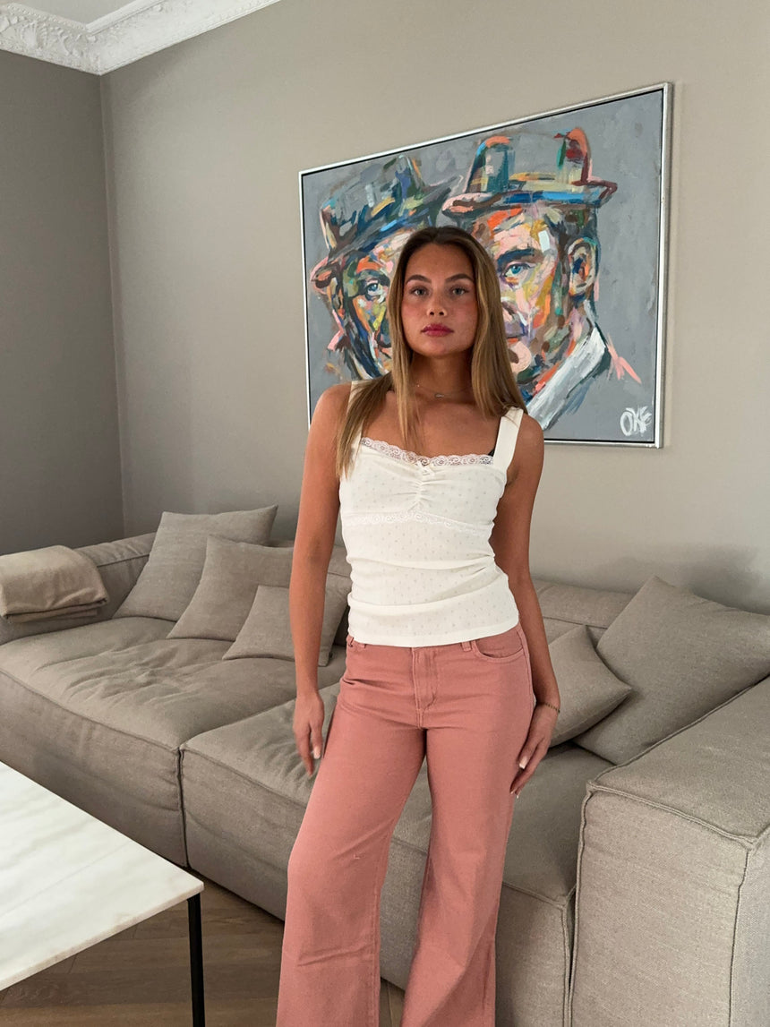 Thilda top med blonde detaljer - Hvid