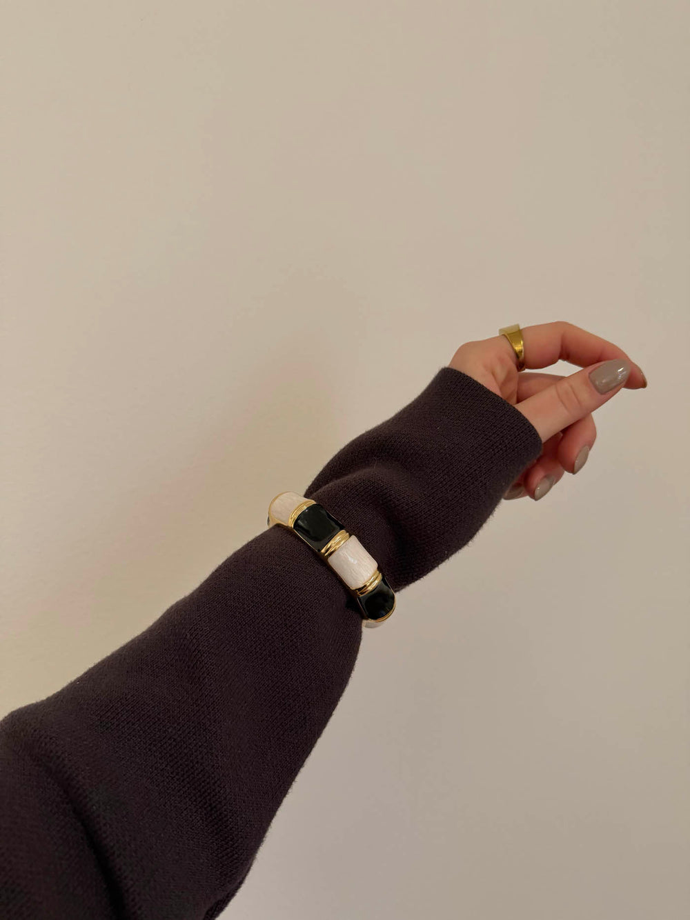 Ebony armbånd med striber - Sort/hvid