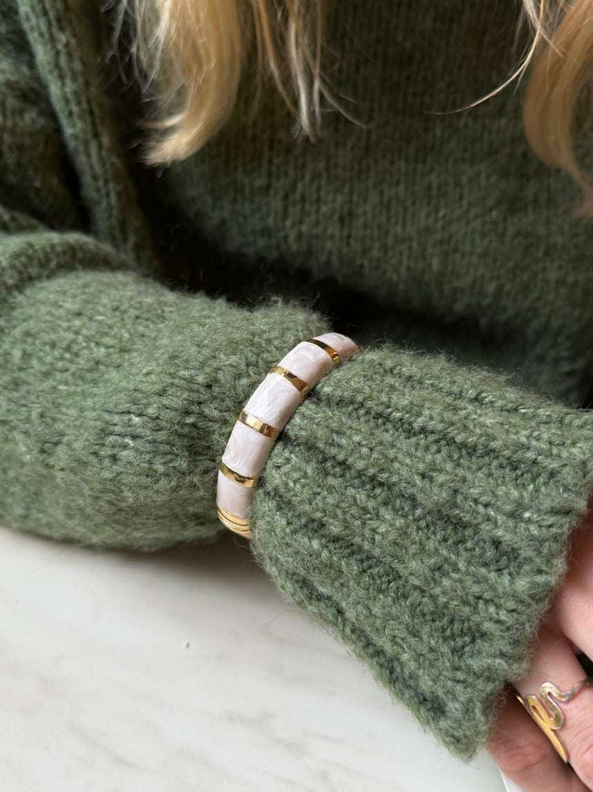 Eivora armbånd med striber - Perlemor/guld