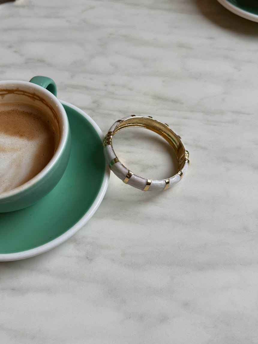 Eivora armbånd med striber - Perlemor/guld