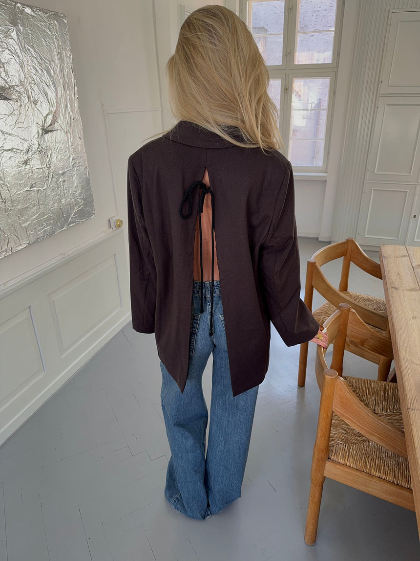 Elena blazer med åben ryg - Brun