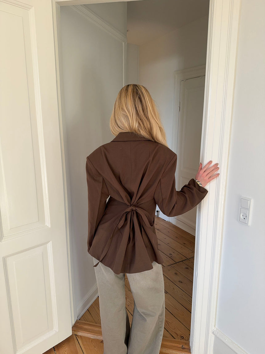 Myna figursyet blazer - Brun