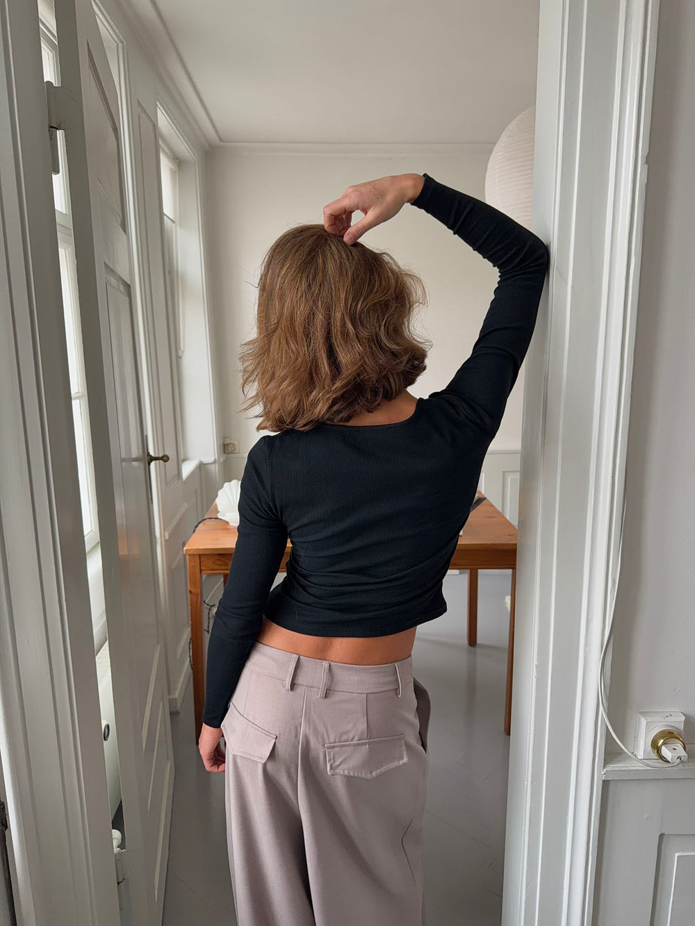 Liucina blondebluse med knapper - Sort