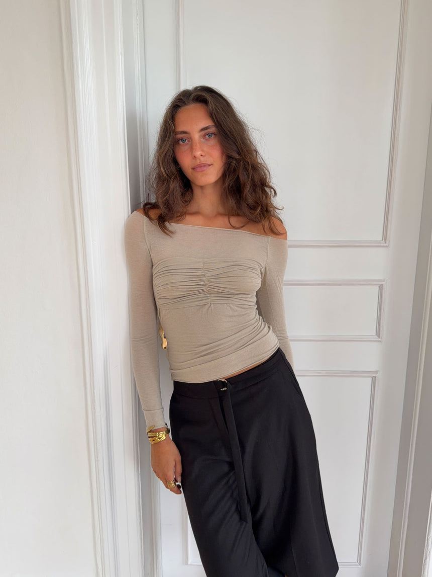 Margit bluse med detalje - Beige