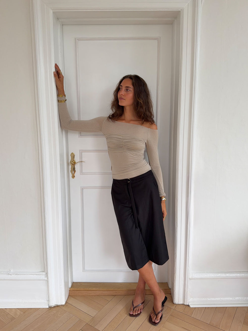 Margit bluse med detalje - Beige
