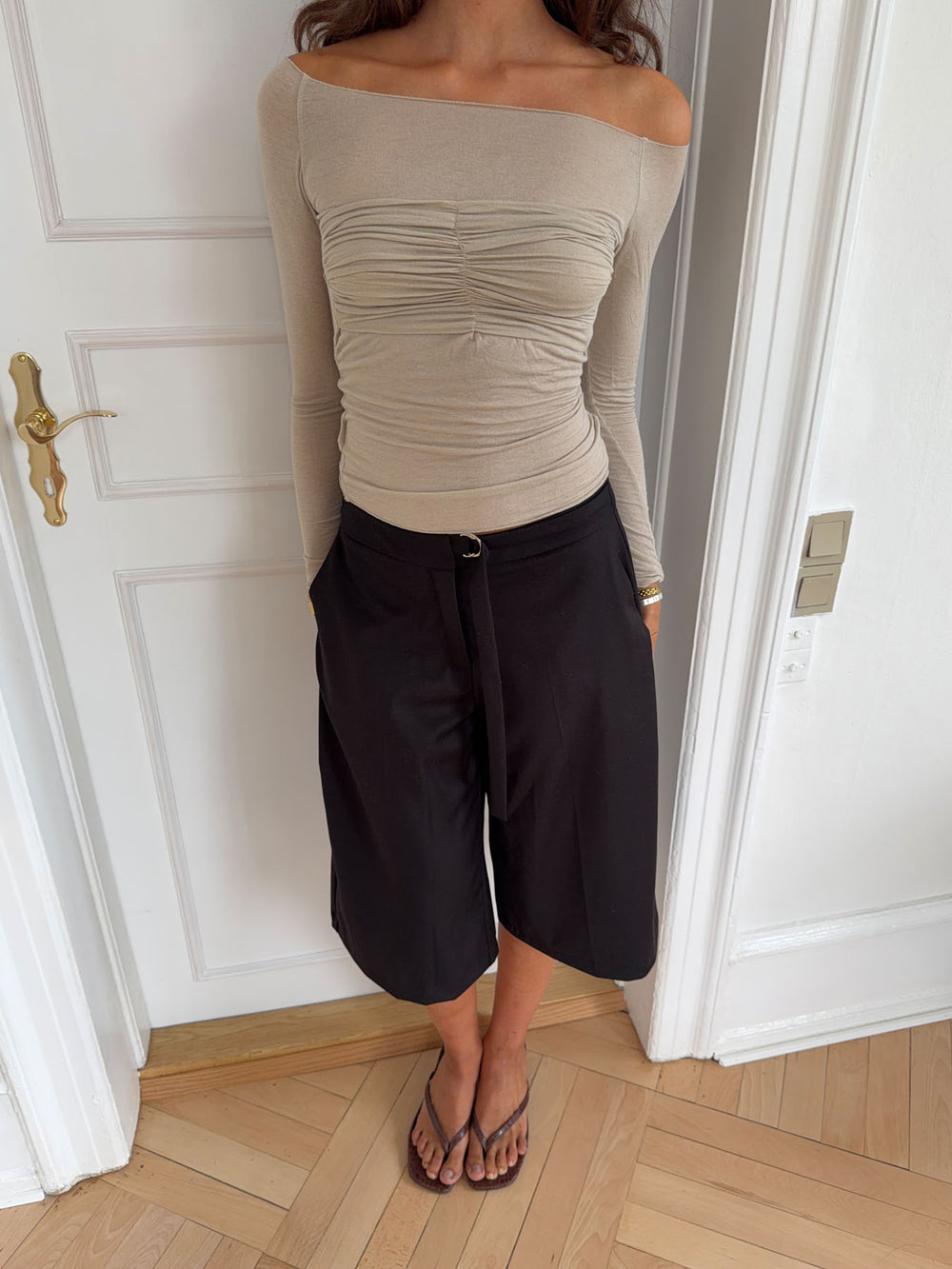 Margit bluse med detalje - Beige