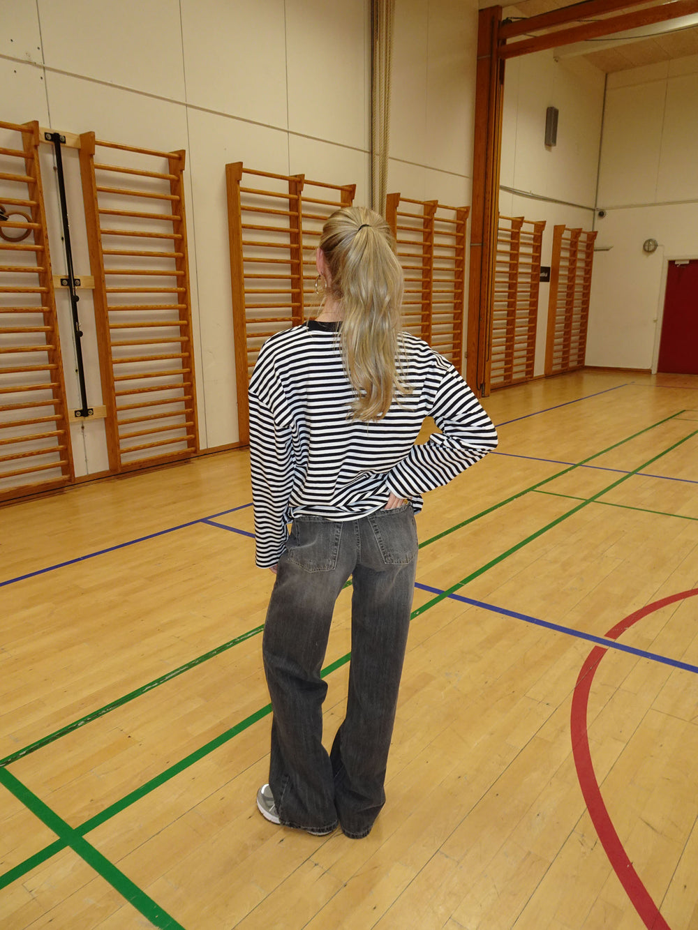 "Sporty" langærmet bluse med striber - Sort/hvid/gul