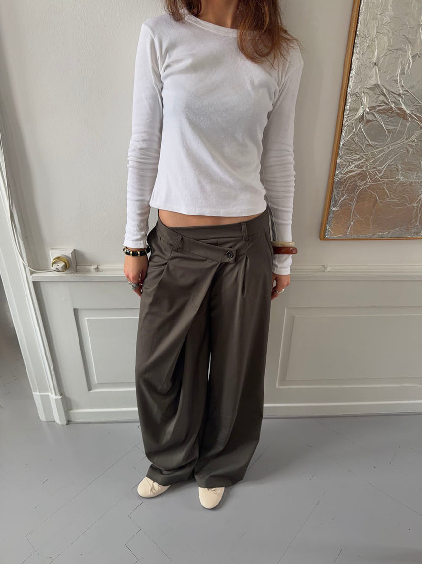 Erasmus bukser med asymmetrisk detalje - Kaki