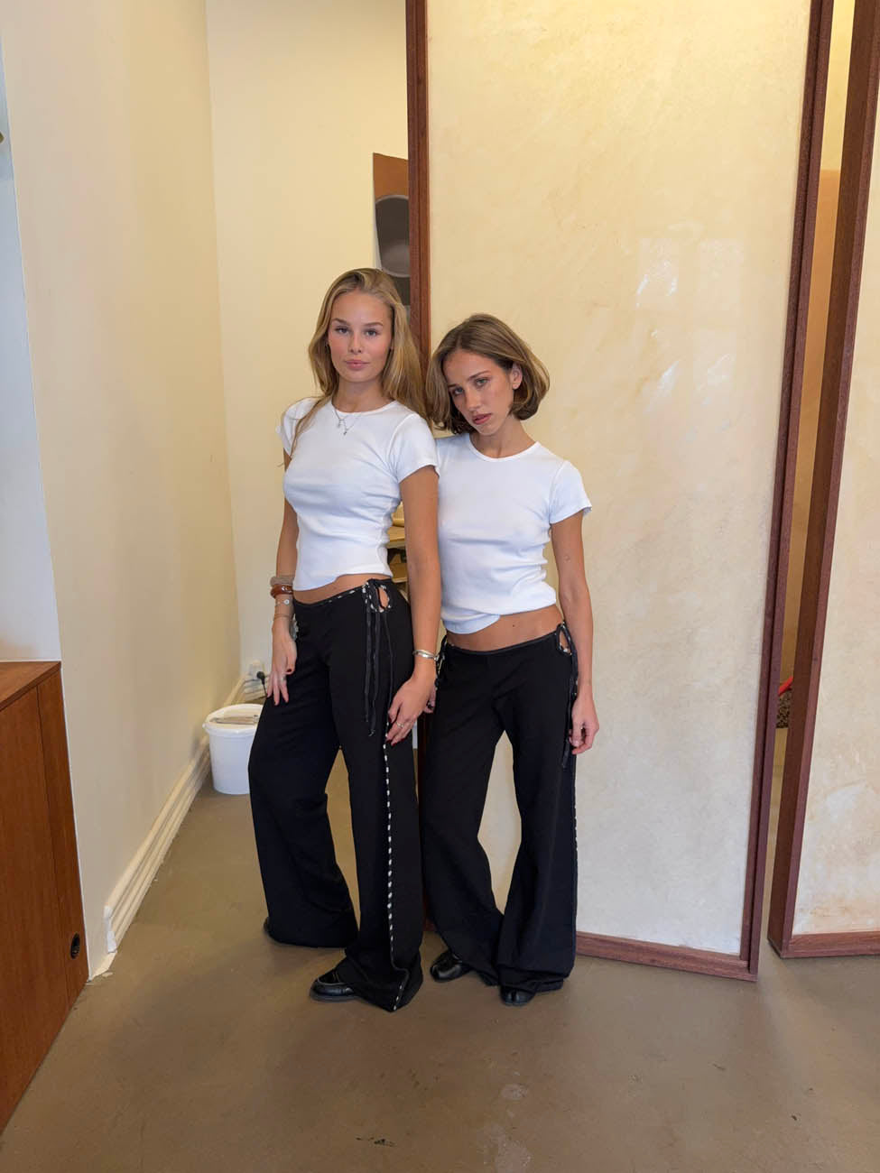 Binda bukser med bindebånd og polkaprikker - Sort/hvid