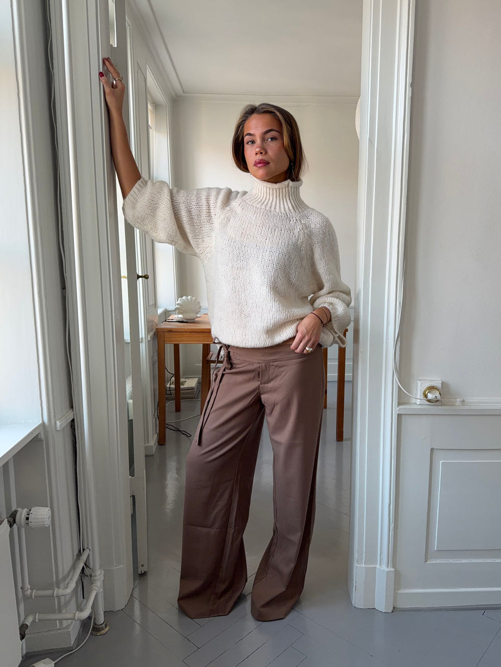 Buka bukser med bindebånd og striber - Brun
