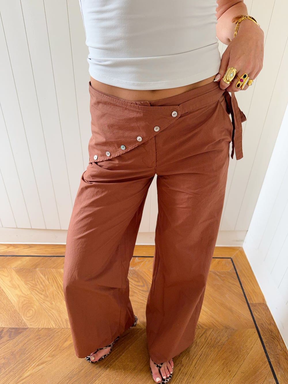 Scandivv bukser med detaljer - Rust