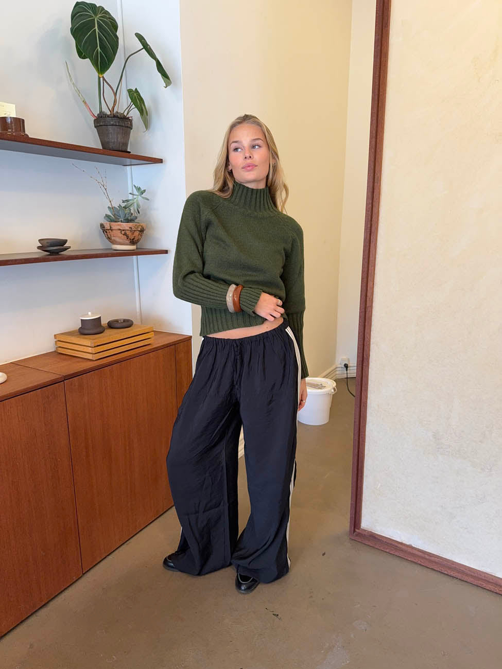 Samantha bukser med stribe detaljer - Sort/hvid