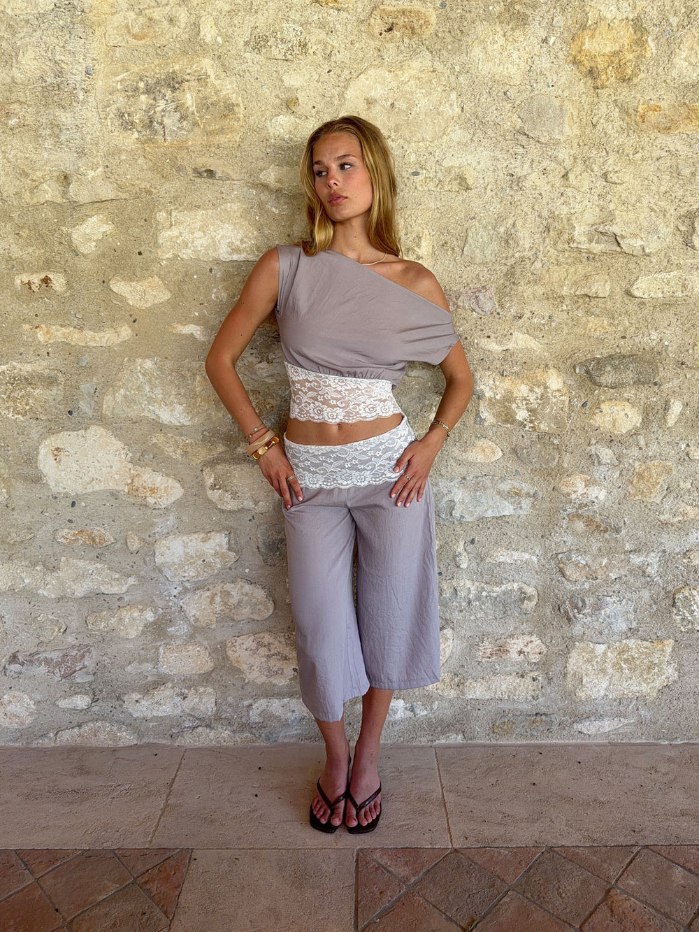 Camina caprishorts med blonder - Beige