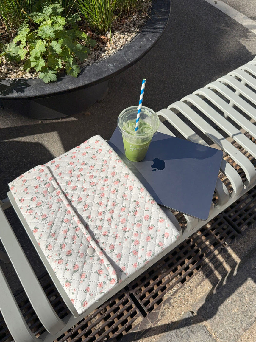 Hyld computer sleeve - Hvid med lyserøde blomster