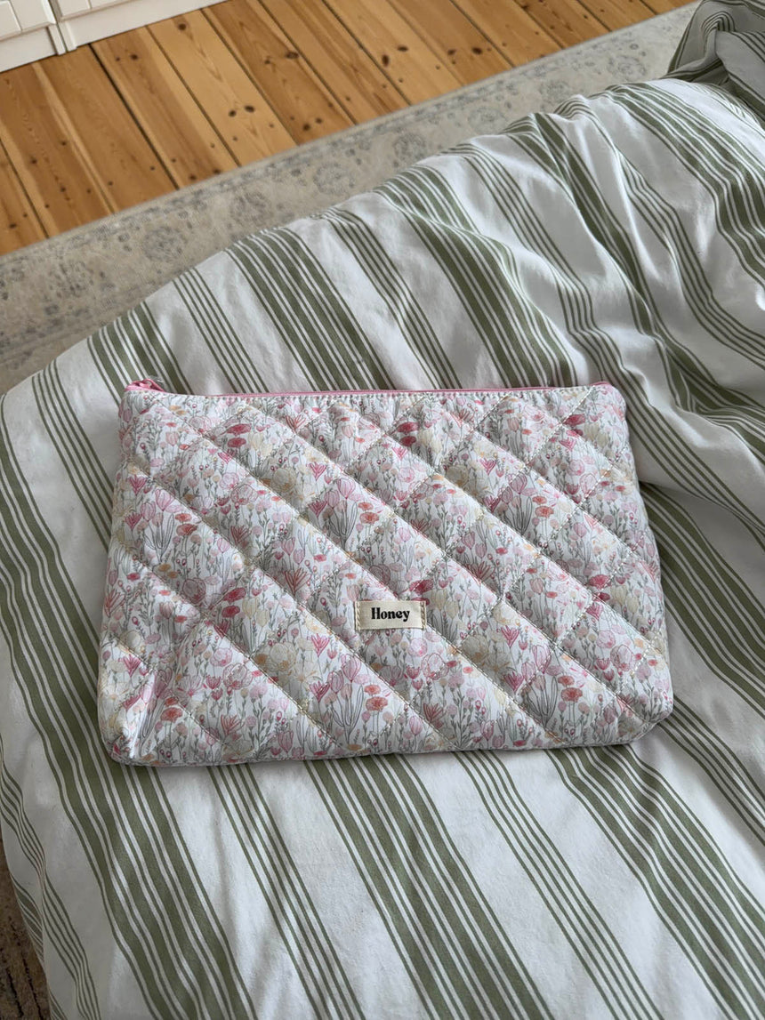 Honey computersleeve med blomster - Hvid/lyserød