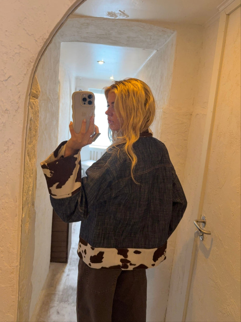 Suiva denim jakke med ko print - Blå/brun/hvid