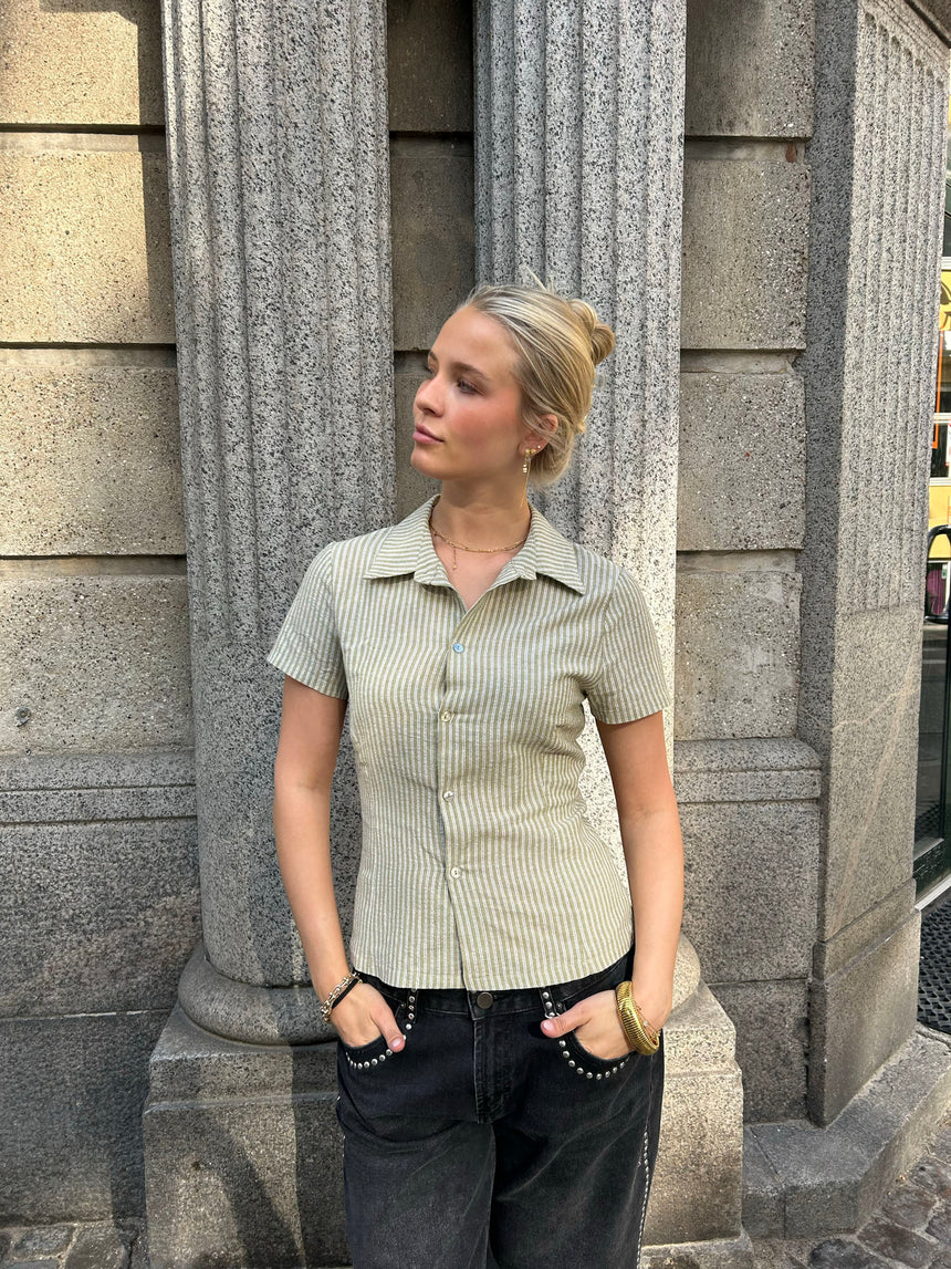 Josephine figursyet skjorte med korte ærmer - Grøn