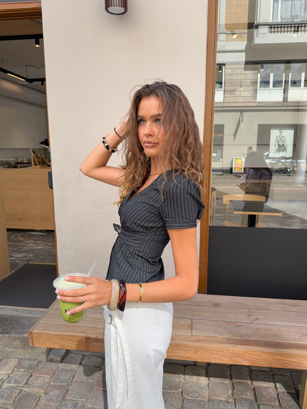 Learonia figursyet skjorte med striber - Sort