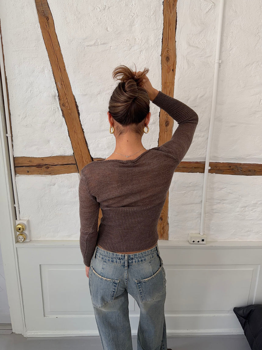 Lova figursyet striktrøje - Brun